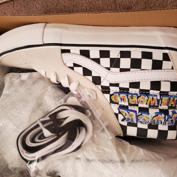 VAN'S/  SUPREME - Picture 2 of 5